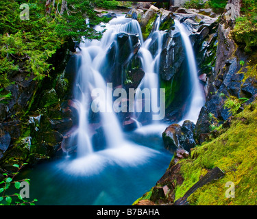 Il livello inferiore di Ruby cade sul fiume paradiso. Il Parco Nazionale del Monte Rainier, Washington, Stati Uniti d'America Foto Stock