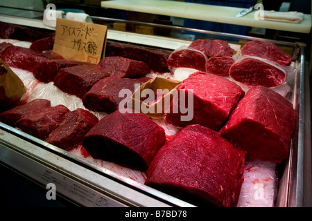 Carne di balena Shop presso il Mercato del Pesce di Tsukiji Tokyo Foto Stock