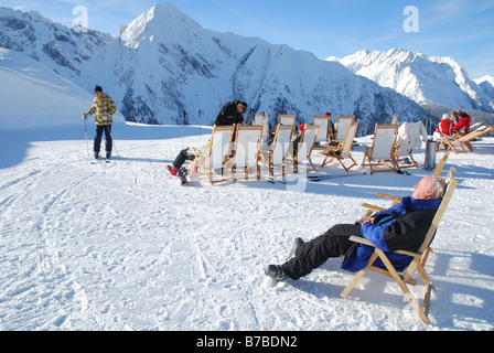 Il White lounge cafe bar Ahorn montagne Mayrhofen Austria Foto Stock