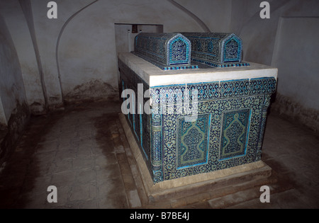 Tomba di Sayid Allauddin 1306 coperti di tegole Khiva Uzbekistan Asia le piastrelle sono state aggiunte nel XIX secolo Foto Stock