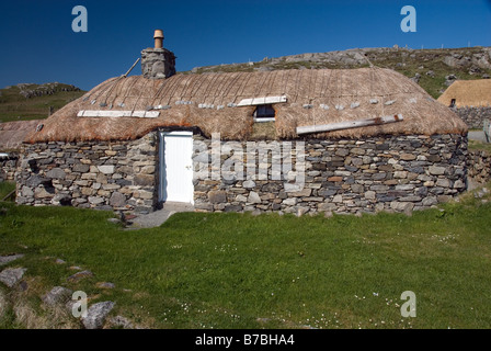 Cottage con il tetto di paglia, nero della casa museo, Arnol, Lewis Foto Stock