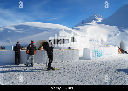 Il White lounge cafe Ahorn montagne Mayrhofen Austria Foto Stock