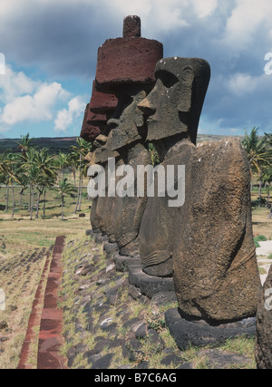 Moais di Ahu Akivi Ahu terrestre sul Patrimonio Mondiale UNESCO dell'isola di pasqua Cile Foto Stock