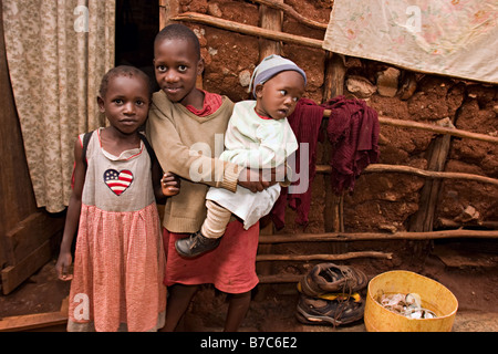 Scene generale in ed intorno a Kibera, la seconda più grande baraccopoli in Africa dopo Soweto. Kibera, Nairobi. Foto Stock