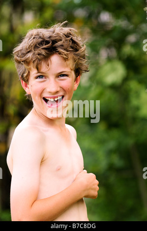 Ragazzo carino ridere Foto Stock