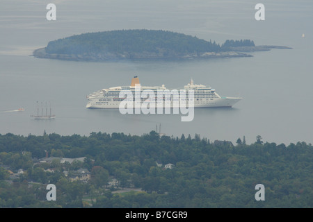 Una veduta aerea di una nave da crociera in Bar Harbor maine usa Foto Stock