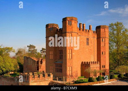 Il paesaggio del mastio del Castello di Kenilworth Kenilworth town Warwickshire County Inghilterra Gran Bretagna REGNO UNITO Foto Stock