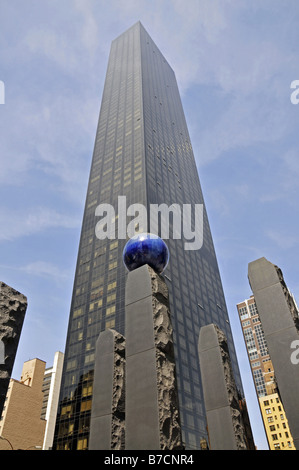 Raoul Wallenberg-Memorial davanti il più alto edificio residenziale del mondo mondo Trump Tower, Nazioni Unite Plaza, U Foto Stock