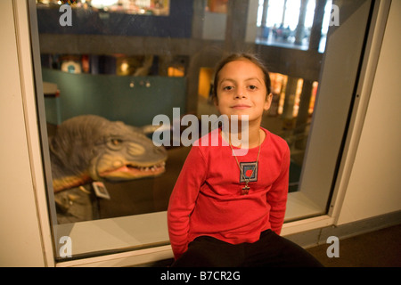 T Rex e il bambino a St Louis Science Center Foto Stock