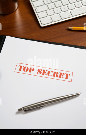 Top Secret documento su una scrivania Foto Stock