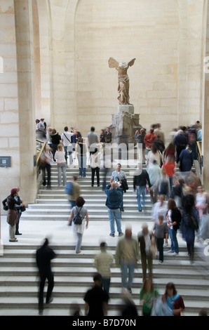 La Vittoria Alata di Samotracia, Nike di Samotracia, Louvre, Parigi, Francia, Europa Foto Stock