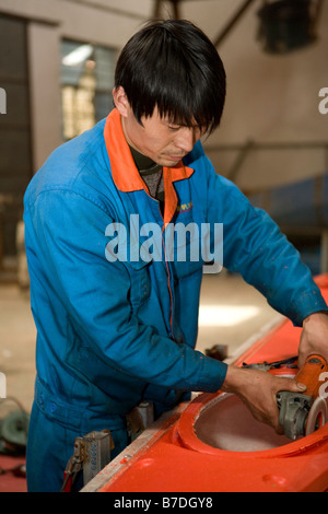 Lavoratore facendo kayak a Shanghai in Cina Foto Stock