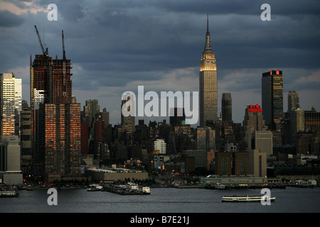 Midtown Manhattan & Empire State Building di New York City, Stati Uniti d'America Foto Stock