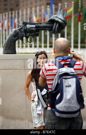 I turisti, il Quartier generale delle Nazioni Unite di New York City, Stati Uniti d'America Foto Stock