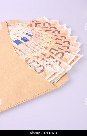 Cinquanta Euro banconote in una busta. Foto Stock