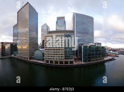 Una vista del lato sud di Canary Wharf London REGNO UNITO Foto Stock