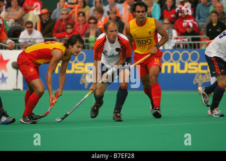 I giocatori di hockey che si fanno concorrenza a livello delle Nazioni Euro 2007 a Manchester Regno Unito (Paesi Bassi v Spagna) Foto Stock