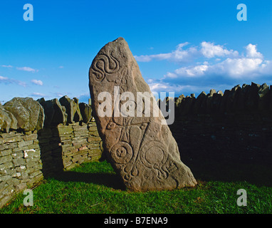 Aberlemno I (The Serpent Stone), Aberlemno, Scozia, Regno Unito. Una pietra simbolo del Pitti risalente al VII secolo d.C. Foto Stock