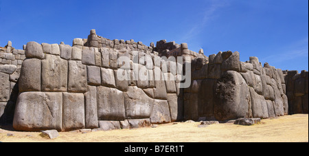 Panorama grandi pietre in fortezza Inca pareti Sacsayhuaman Cusco Peru Sud America Foto Stock
