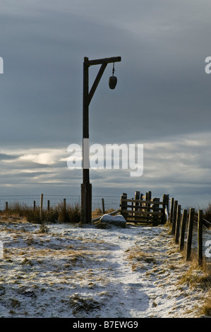 dh Steng Cross TYNEDALE NORTHUMBRIA Winters Gibbet monumento solitario brughiera elsdon del nord-humberland Foto Stock