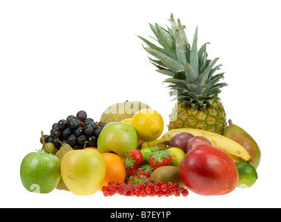 Un sacco di frutta fresca isolato su uno sfondo bianco Foto Stock