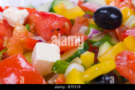 In prossimità di una fresca insalata greca Foto Stock