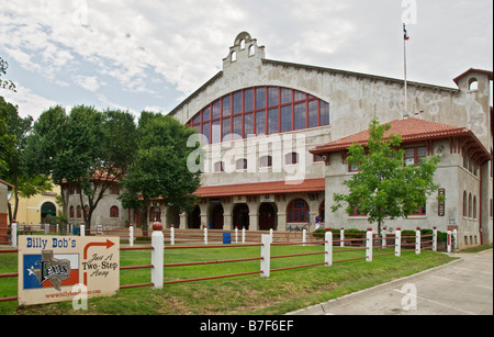 Texas Fort Worth Stockyards National Historic District Colosseo costruito 1908 Billy Bob Texas segno più grande del mondo honky tonk Foto Stock