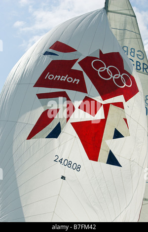 Olimpiadi di Londra 2012 logo visualizzato su uno spinnaker Foto Stock