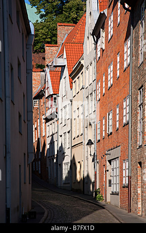 Medieval stretta viuzza acciottolata Lubeck Germania Foto Stock