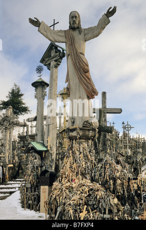 Scultura in legno di Gesù alla Collina delle Croci vicino alla città di Siauliai in Lituania Foto Stock