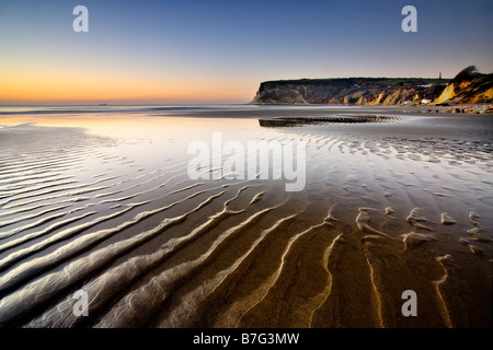 Sunrise a Whitecliff Bay, Isola di Wight Foto Stock