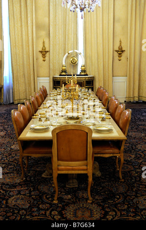 Mobili per interni tavolo da pranzo Camera Reza Shah estate villa Sa'annuncio Abad Palace Saadabad complesso museale tehran iran Foto Stock