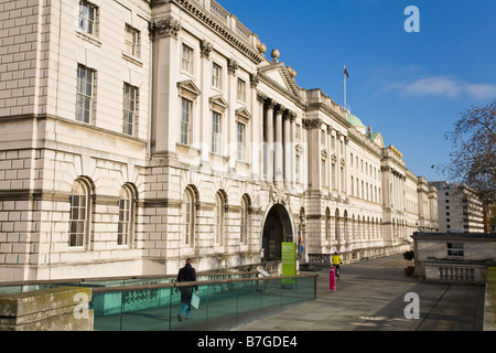 Esterno del Somerset House Londra Inghilterra Regno Unito Regno Unito GB Gran Bretagna Isole britanniche in Europa Foto Stock