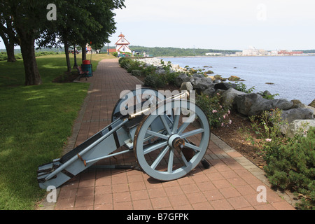 Un cannone a fort point in Liverpool Nova Scotia Canada Foto Stock