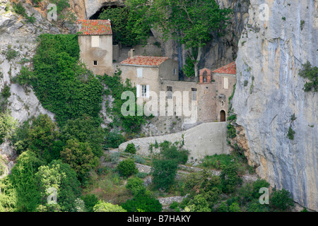 La facciata della Ermitage Saint-Antoine de Galamus presso la Gorges de Galamus nell Aude, Francia Foto Stock