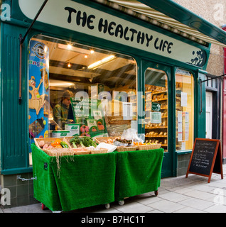 Un health food shop in poco Brittox una strada nel tipico mercato inglese comune di Devizes Wiltshire, Inghilterra REGNO UNITO Foto Stock