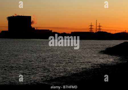 Hartlepool Power Station è una centrale nucleare situata sulla riva nord della foce del Fiume Tees. Foto Stock