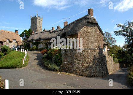 Il pittoresco villaggio di Godshill sull'isola di Wight si trova al largo della costa meridionale dell'Inghilterra. Il piccolo villaggio di Godshill è popolare tra i turisti Foto Stock