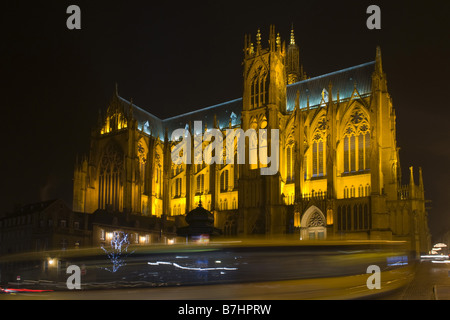 Etienne's Cathedral di Metz, con striature chiare in primo piano, Francia, Lorena, Metz Foto Stock