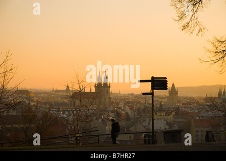 Vista da Letenske sady park alla Città Vecchia di Praga Repubblica Ceca Europa Foto Stock