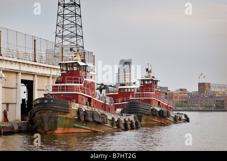 Rimorchiatori ormeggiato a cadde punto s Baltimore, Maryland Foto Stock