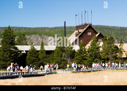 Old Faithful Inn presso il Parco Nazionale di Yellowstone Foto Stock