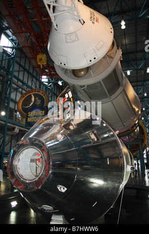 La NASA razzi Saturn 5 visitatore centro Kennedy Space Center di Cape Canaveral per tour turistici display del museo Foto Stock
