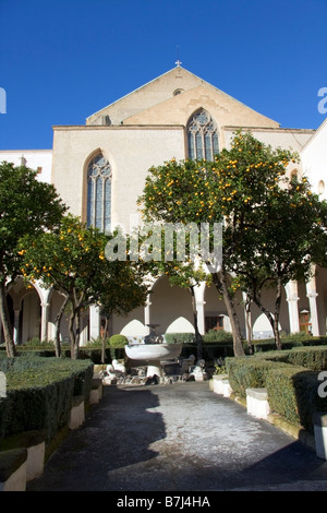 Santa Chiara la chiesa e convento di cloistry Napoli Campania Italia Foto Stock