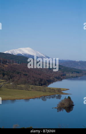 dh Loch Tummel STRATHTUMMEL PERTHSHIRE Queensview con Mount Schiehallion Mountain Queens vista pitlochry Highlands scottish Mountains scozia Foto Stock