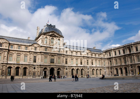 Parigi. La Cour Carree (cortile quadrato) del Palazzo del Louvre Francia Foto Stock