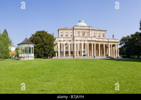 The Regency Pittville Pump Room in Pittville Park, Cheltenham Spa, Gloucestershire Regno Unito Foto Stock