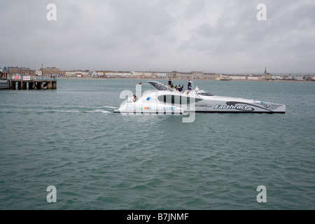 Earthrace eco-barca a Weymouth nel Dorset, Regno Unito. Disponibile solo su Alamy Foto Stock