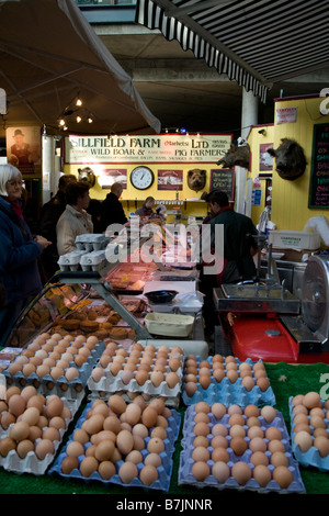Fattorie Sillfield macellai di stallo a Borough Market Southwark South Bank di Londra Inghilterra Gran Bretagna Foto Stock