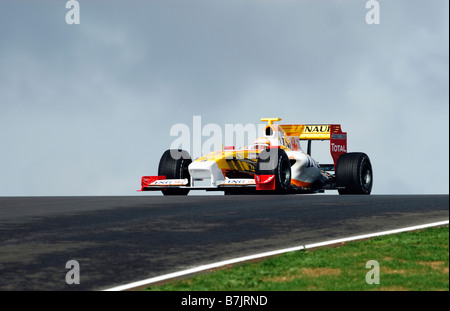 Nelson Piquet jr testdrives la Renault R29 monoposto di Formula Uno allâ Autodromo do Algarve nel gennaio 2009 Foto Stock